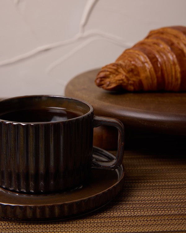 Relief Asortik Desenli 4 Parça 2 Kişilik Porselen Çay Kahve Fincan Takımı 220 ml - Kahverengi