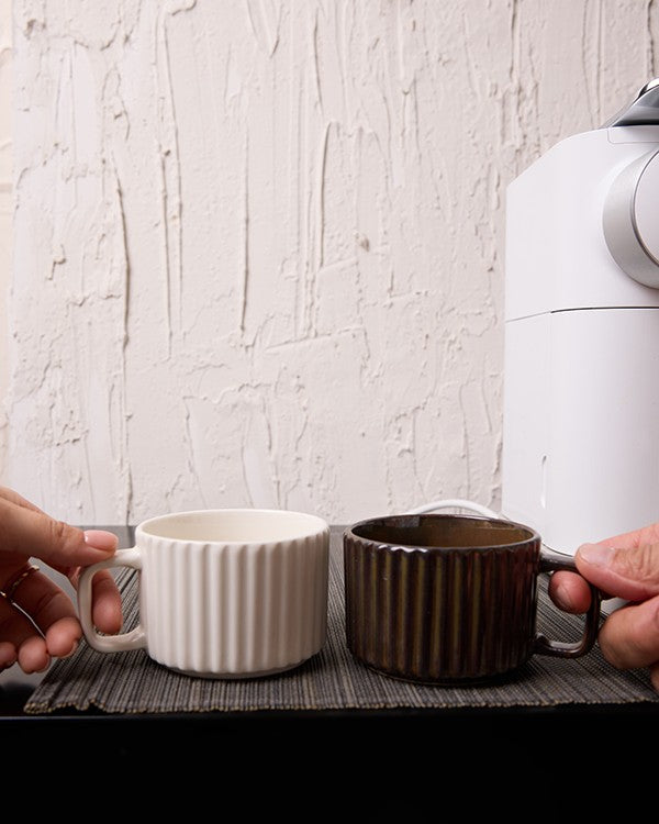 Relief Asortik Desenli 4 Parça 2 Kişilik Porselen Çay Kahve Fincan Takımı 220 ml - Kahverengi