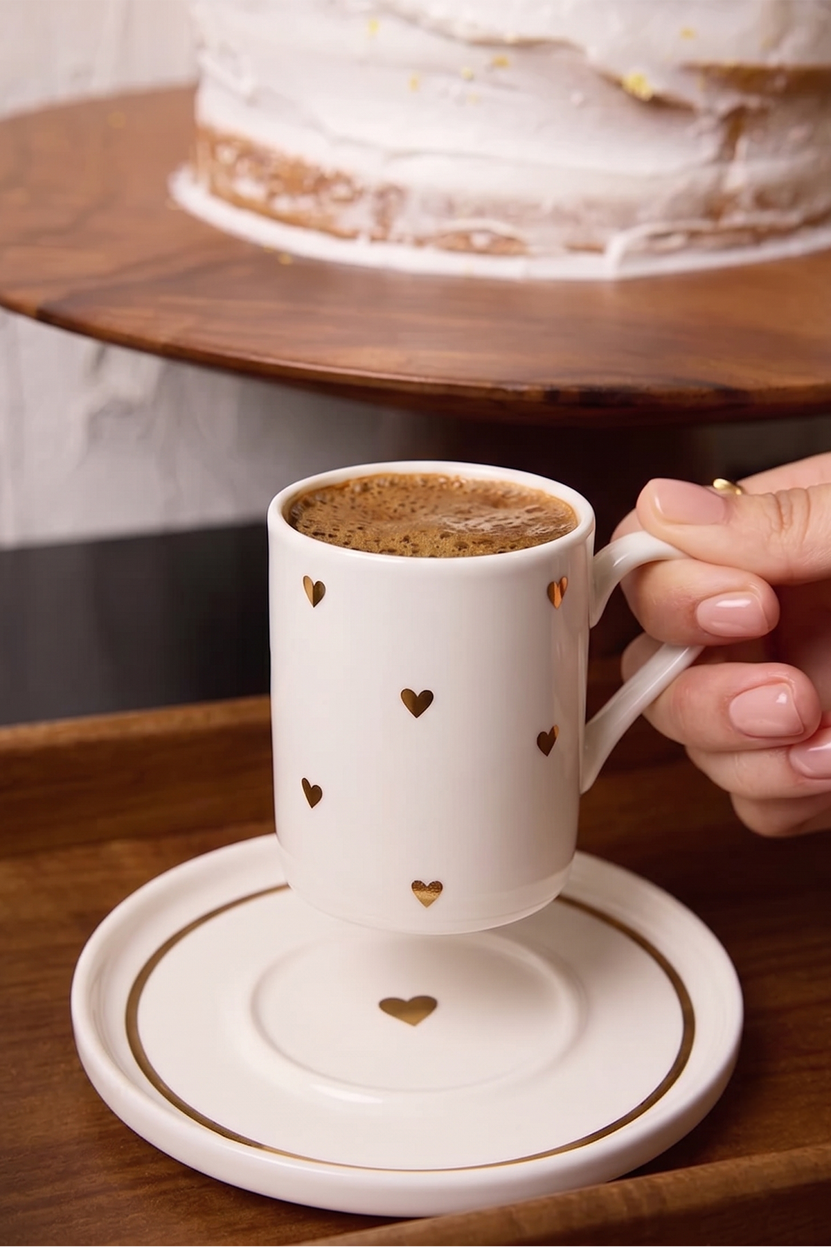 Golden Hearts Gerçek Altın Yaldızlı Kalpli 4 Parça 2 Kişilik Porselen Kahve Fincan Takımı 100 Ml